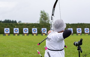 TAE Riom (63) Chpt France adultes 2021
Nicolas pendant les Qualif pluvieuses
Photo: Remy Joly Photograph'Arc